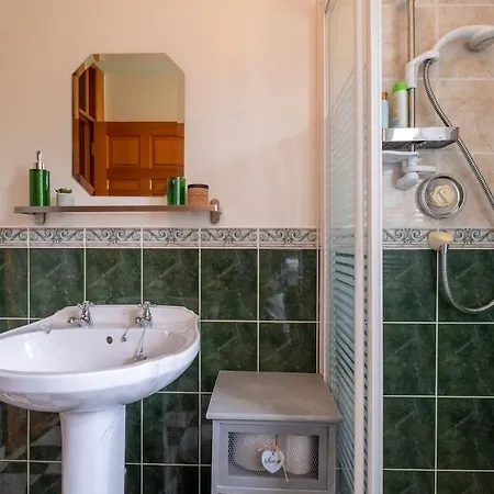 - 1 Bed Guest Flat * Galway