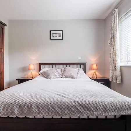 - 1 Bed Guest Flat